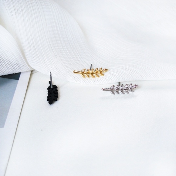 Last Pair⚡️leaves stud earrings - Picture 4 of 7